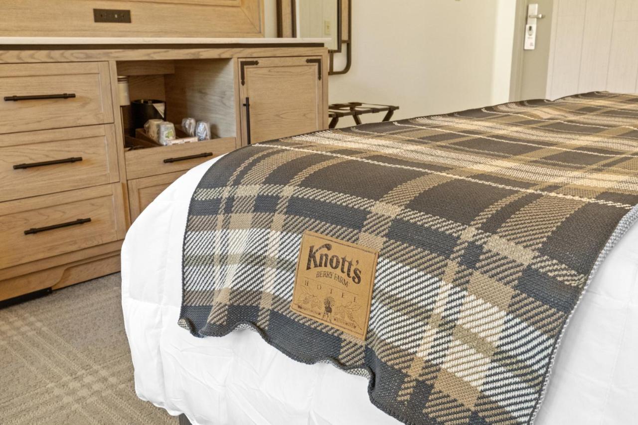 Knott'S Hotel Buena Park Extérieur photo