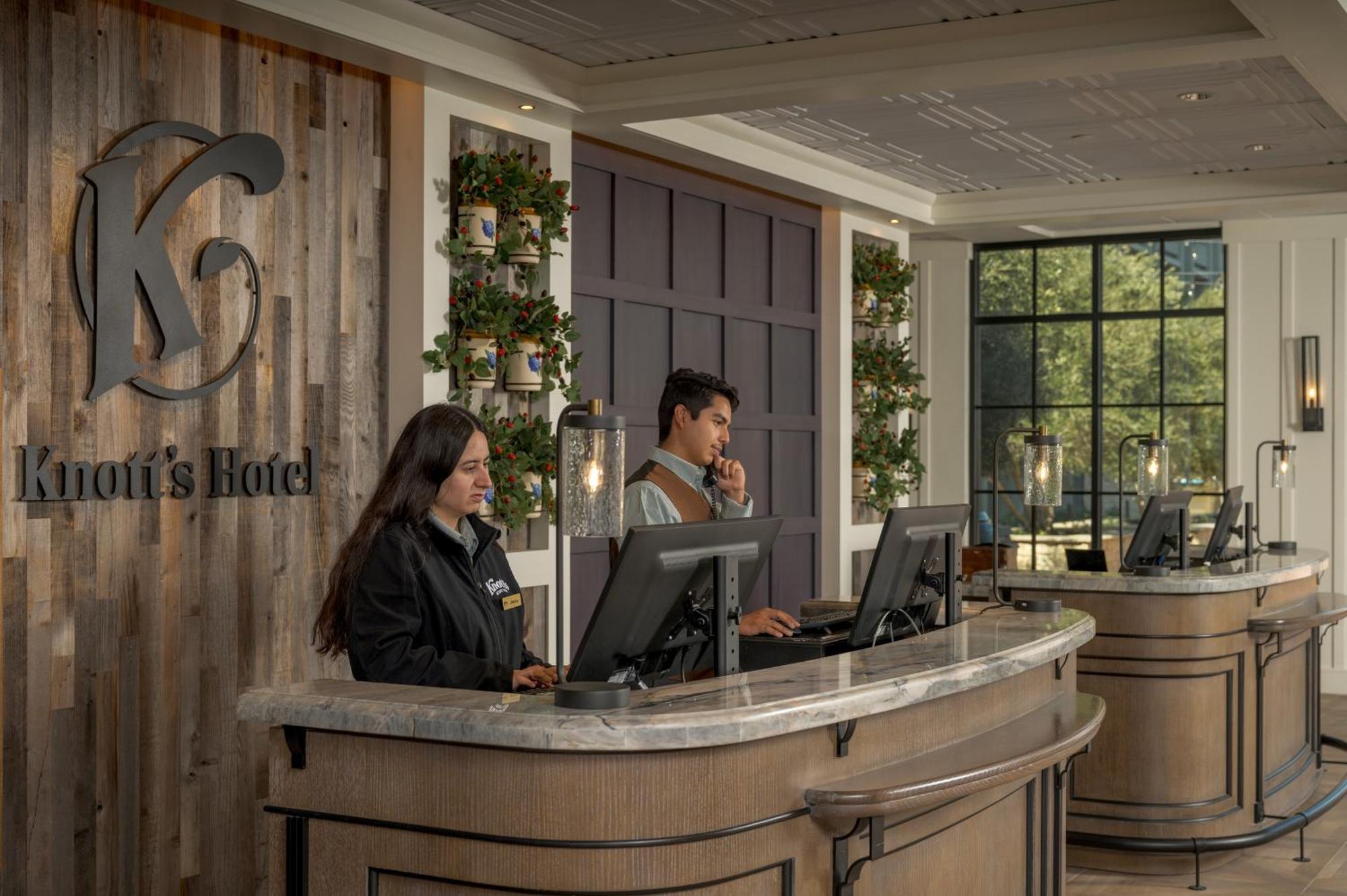 Knott'S Hotel Buena Park Extérieur photo